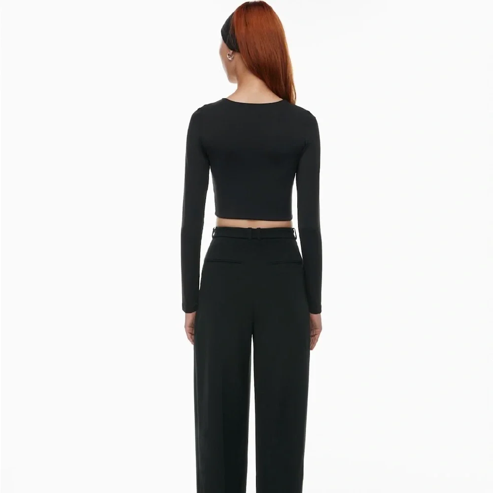Aritzia Babaton Contour Crew Cropped Longsleeve Black Size S